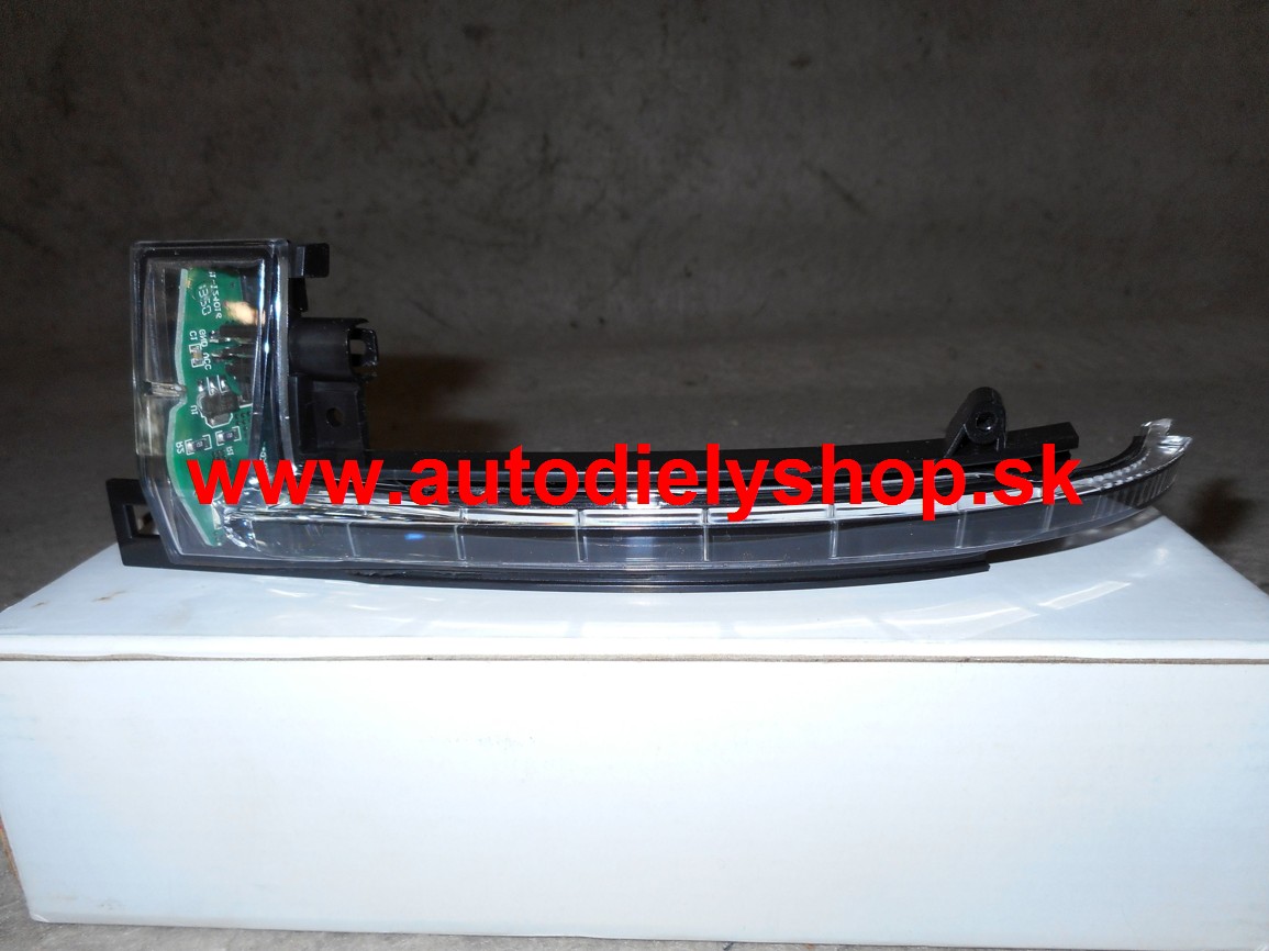 Audi A4 1/2012- smerovka v zrkadle biela Lavá
