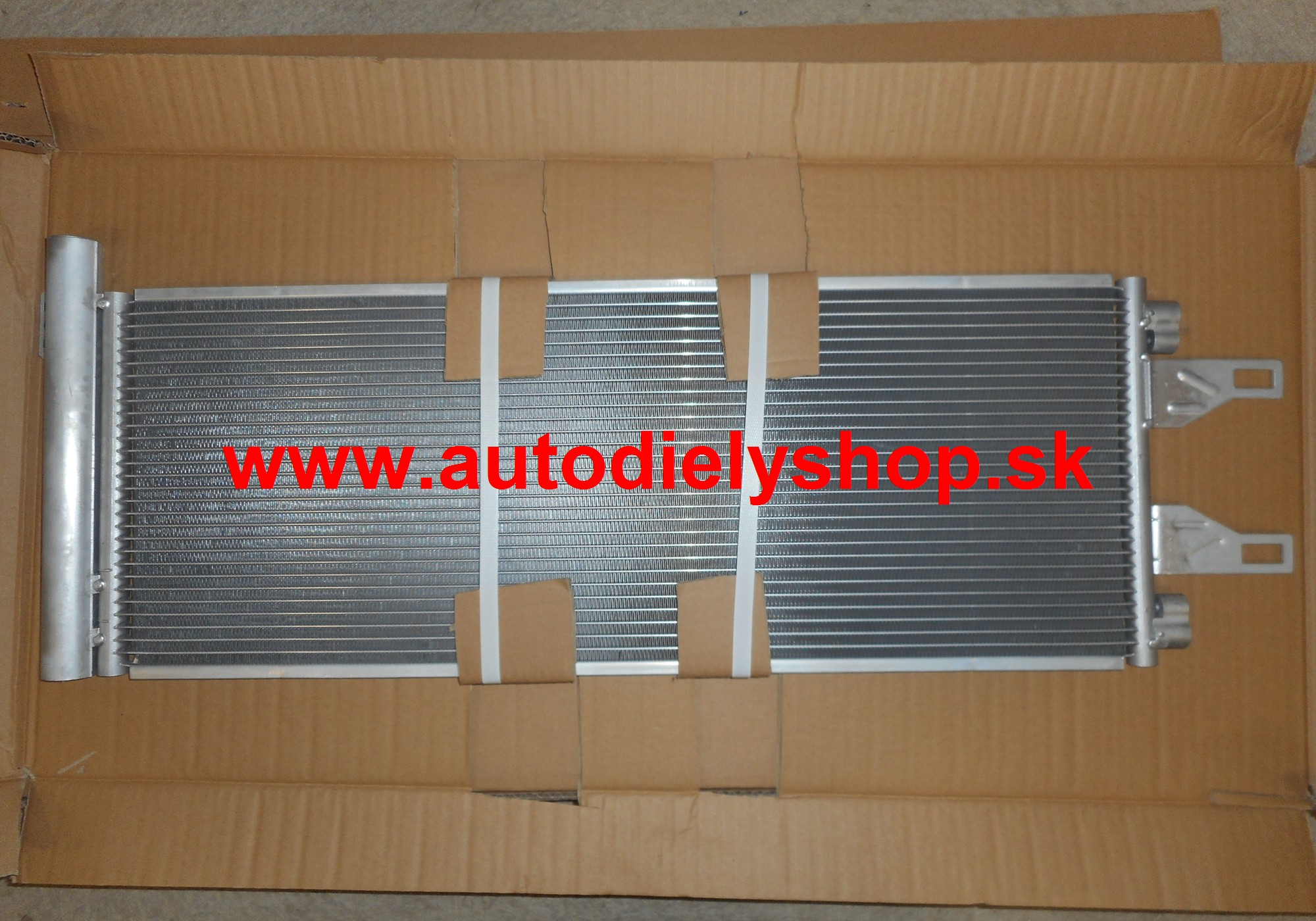 Peugeot BOXER 2014- chladič klimi 2,2HDi-3,0HDi -- 746mmx295mmx17mm 