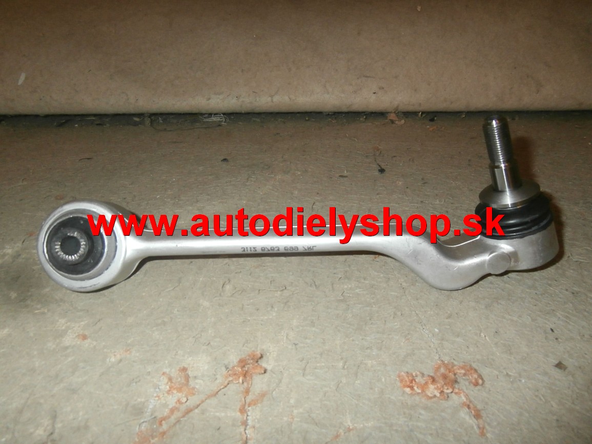 BMW 1 E87 4/2007- predné spodné rameno dolné Pravé,zo zadu