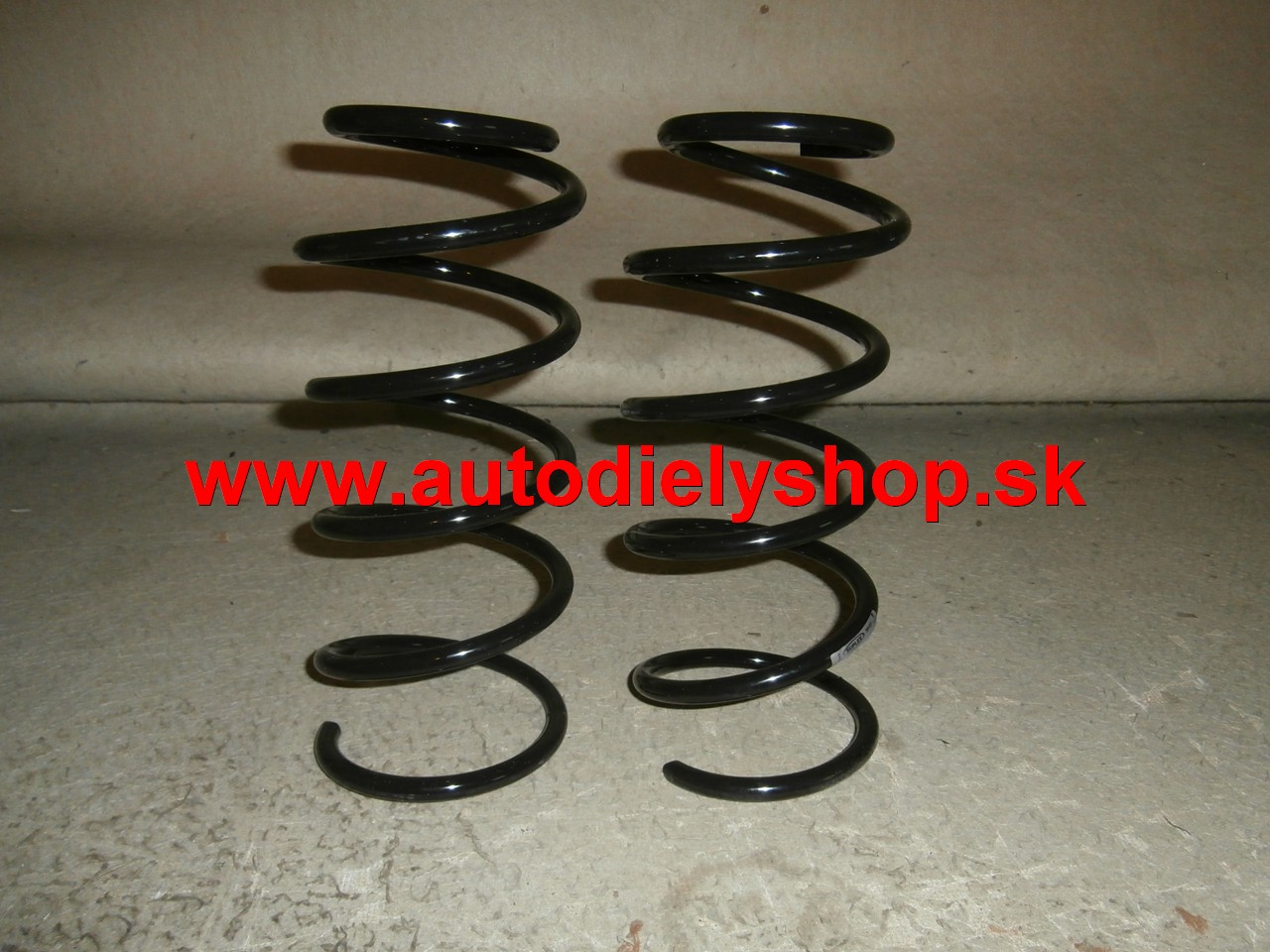 VW POLO 10/99-12/01 zadné pružiny Sada L+P