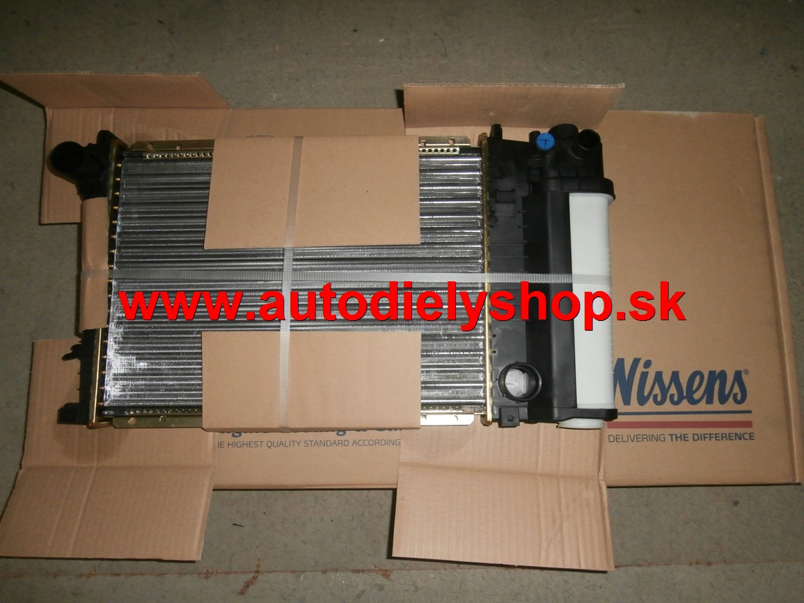 BMW 3 E36 10/90-3/98 chladič vody /NISSENS/