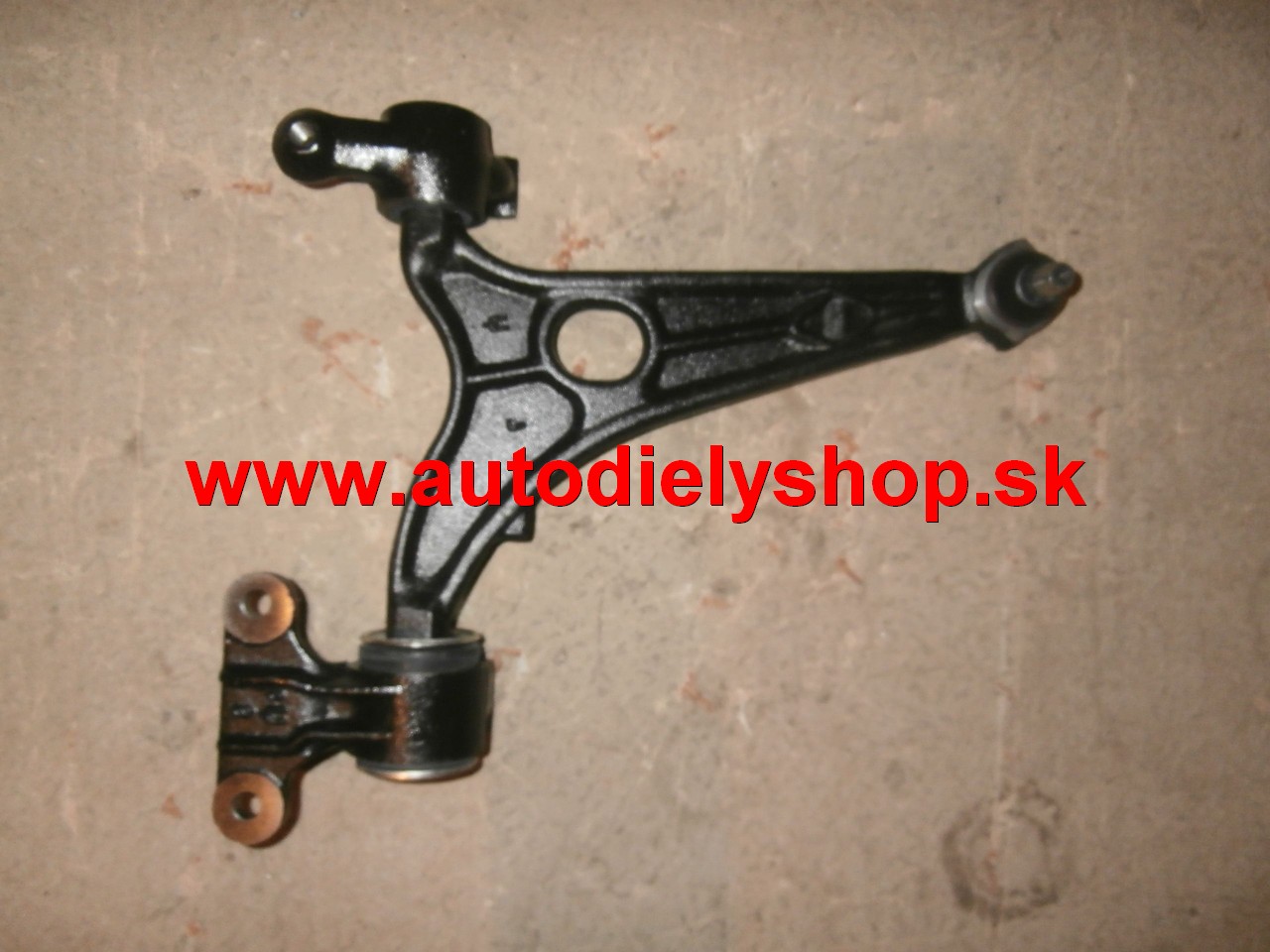  Citroen C8 6/02- spodné rameno Pravé priemer čapu 14mm