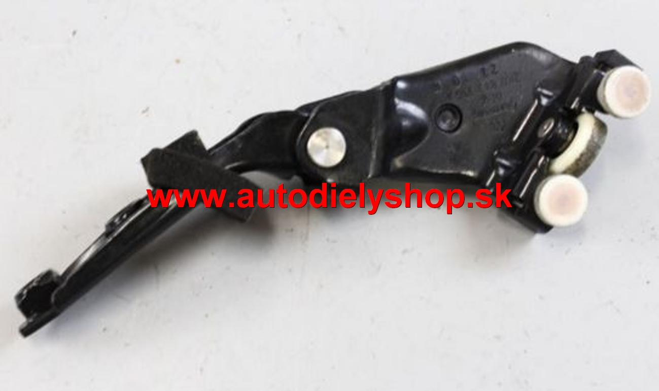 VW CADDY 3/04- stredný pánt bočných dverí komplet pravý 