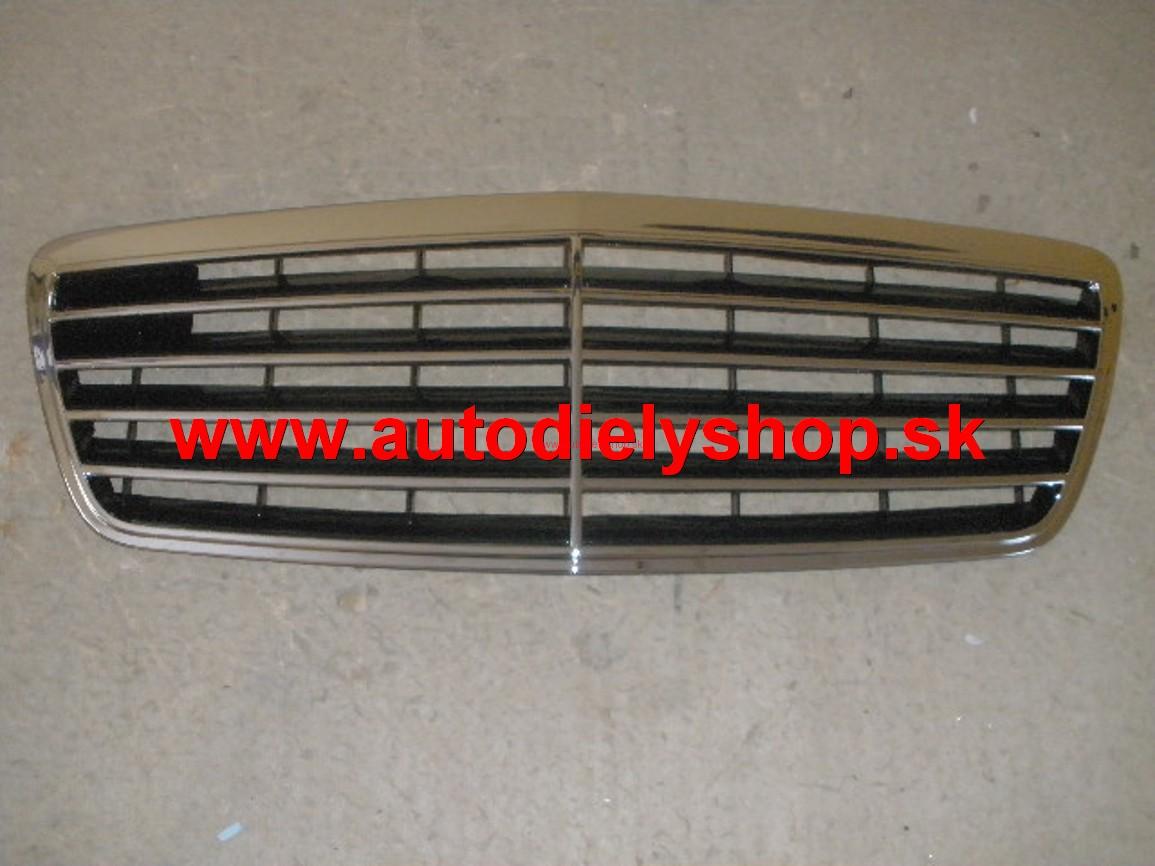  Mercedes E 8/99-2/02 predná maska /chrómová,čierna/