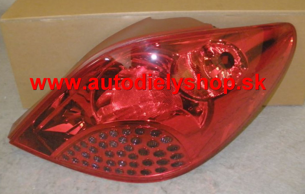  Peugeot 207 5/06- zadné svetlo pravé, na HB 