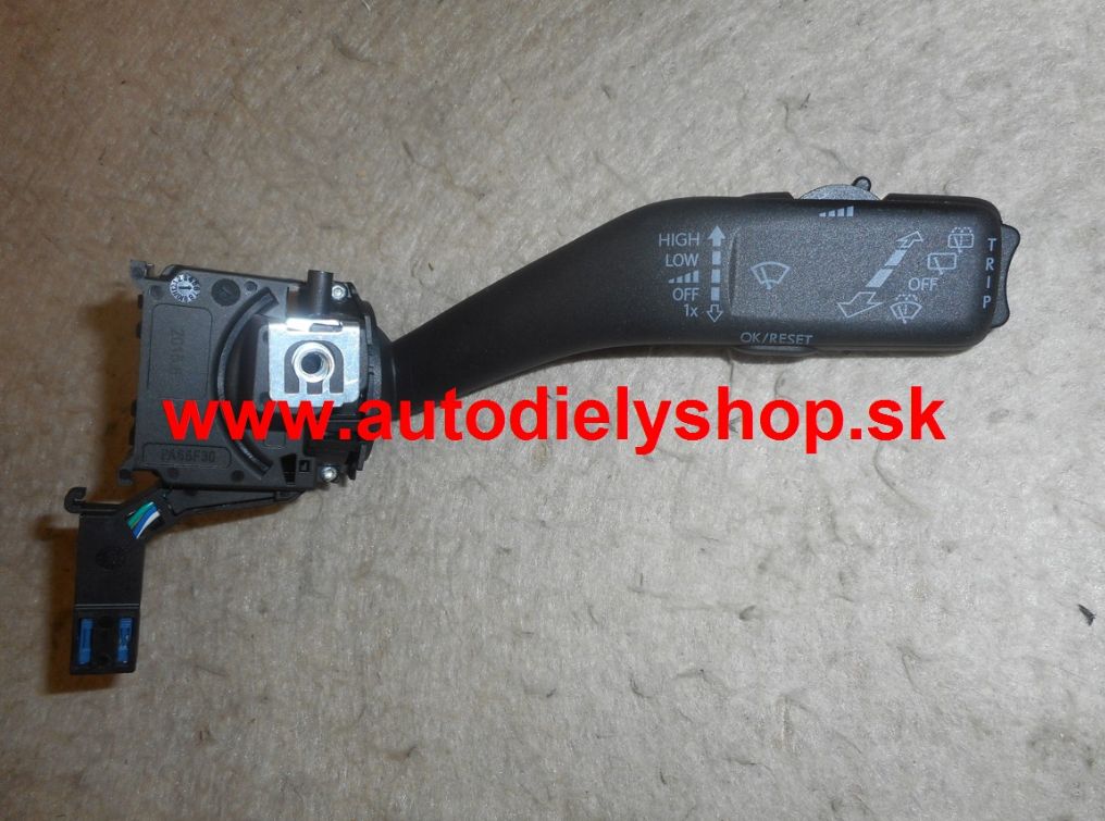 VW TOUAREG 11/02- prepínač stieračov pravý s PC