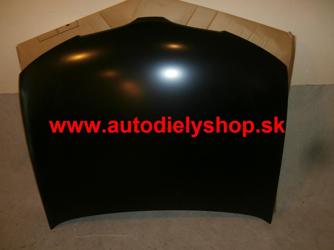 Nissan Almera 9/02-  kapota bez otvoru na znak
