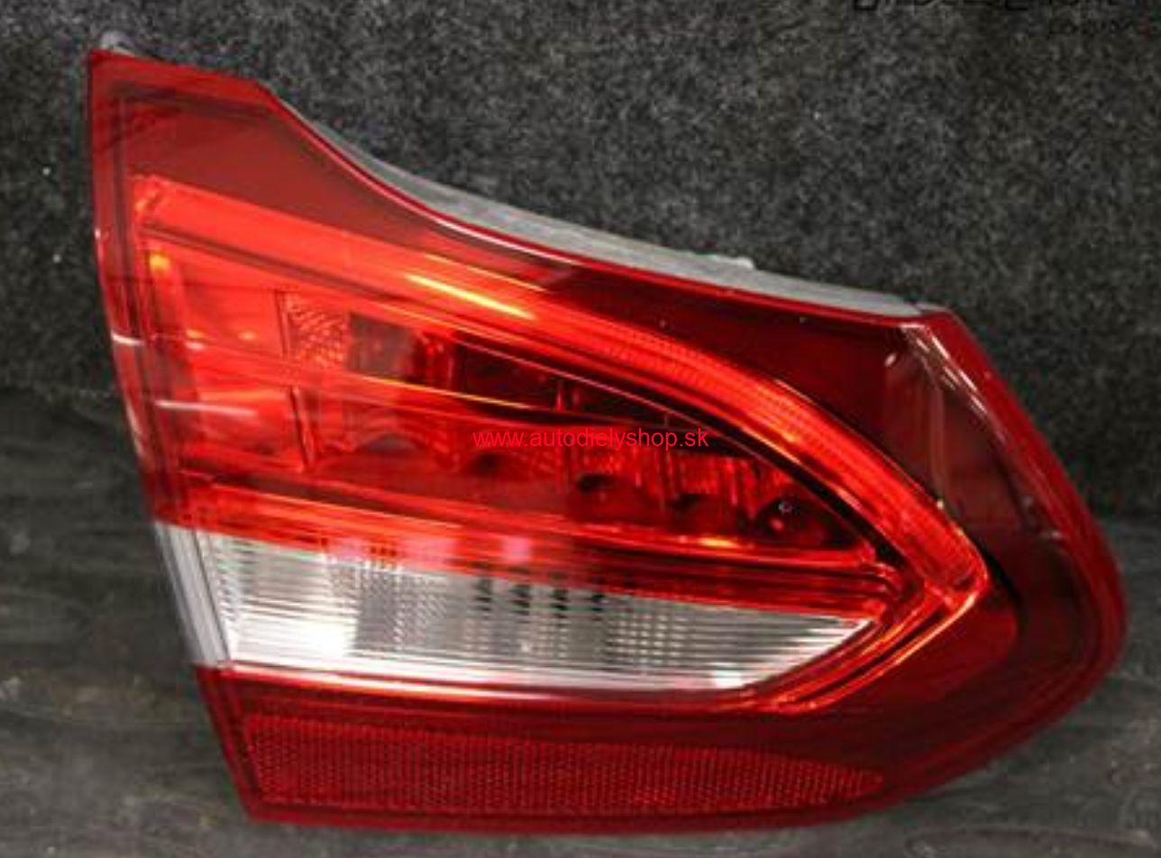Mercedes W205 C 12/2013- zadné LED vnútorné svetlo Lavé / KOMBI /