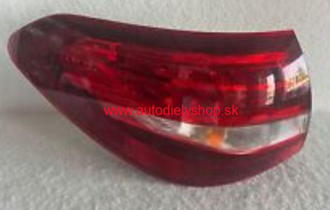Mercedes W205 C 12/2013- zadné LED vonkajšie svetlo Lavé / KOMBI /
