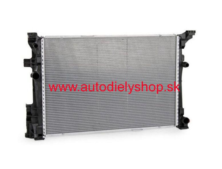 Mercedes W176 "A" 6/2012- Chladič motora /A2465001203/