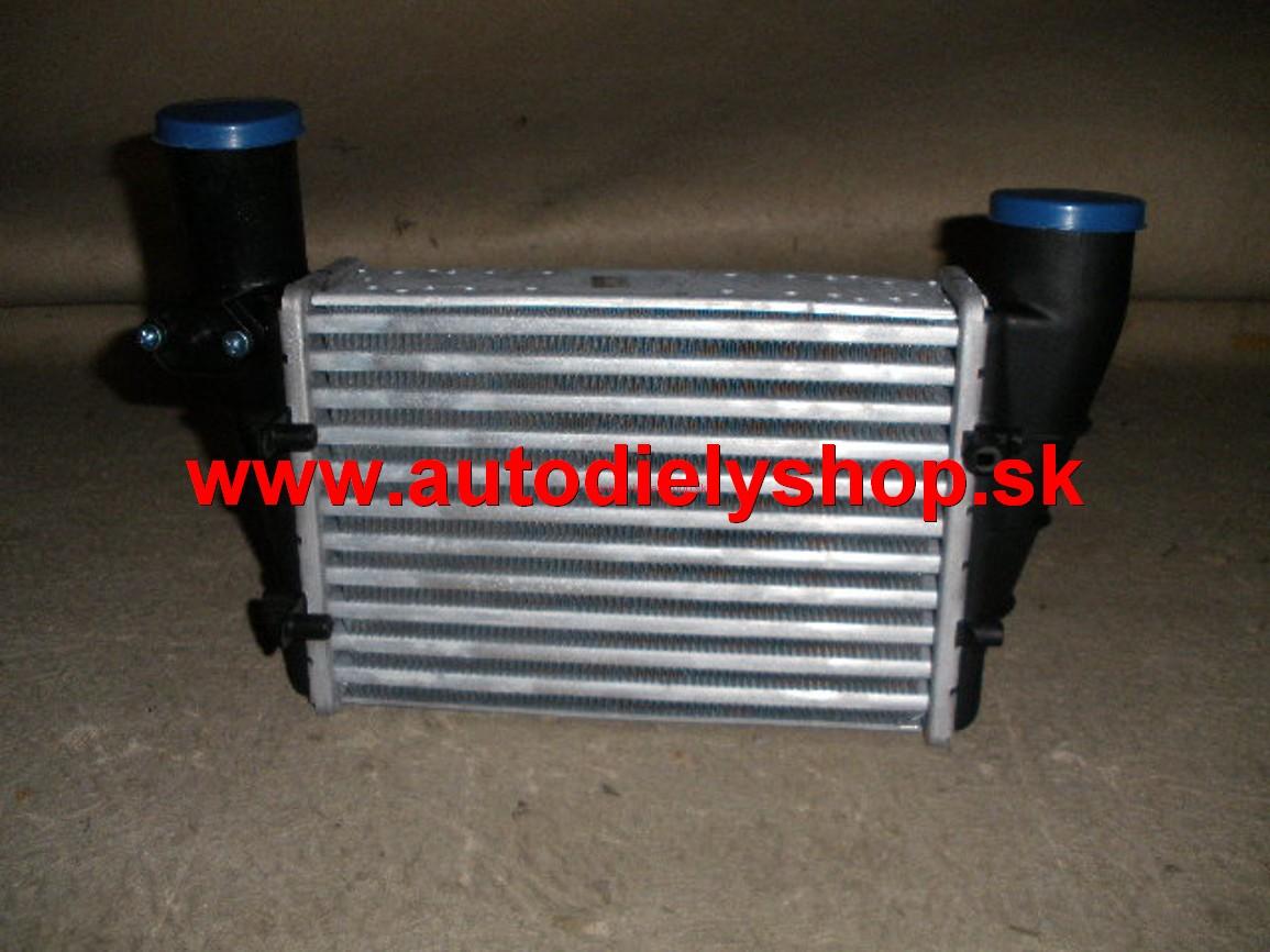 Audi A4 3/99-9/00 chladič vzduchu 1,9TDi-1,8i 