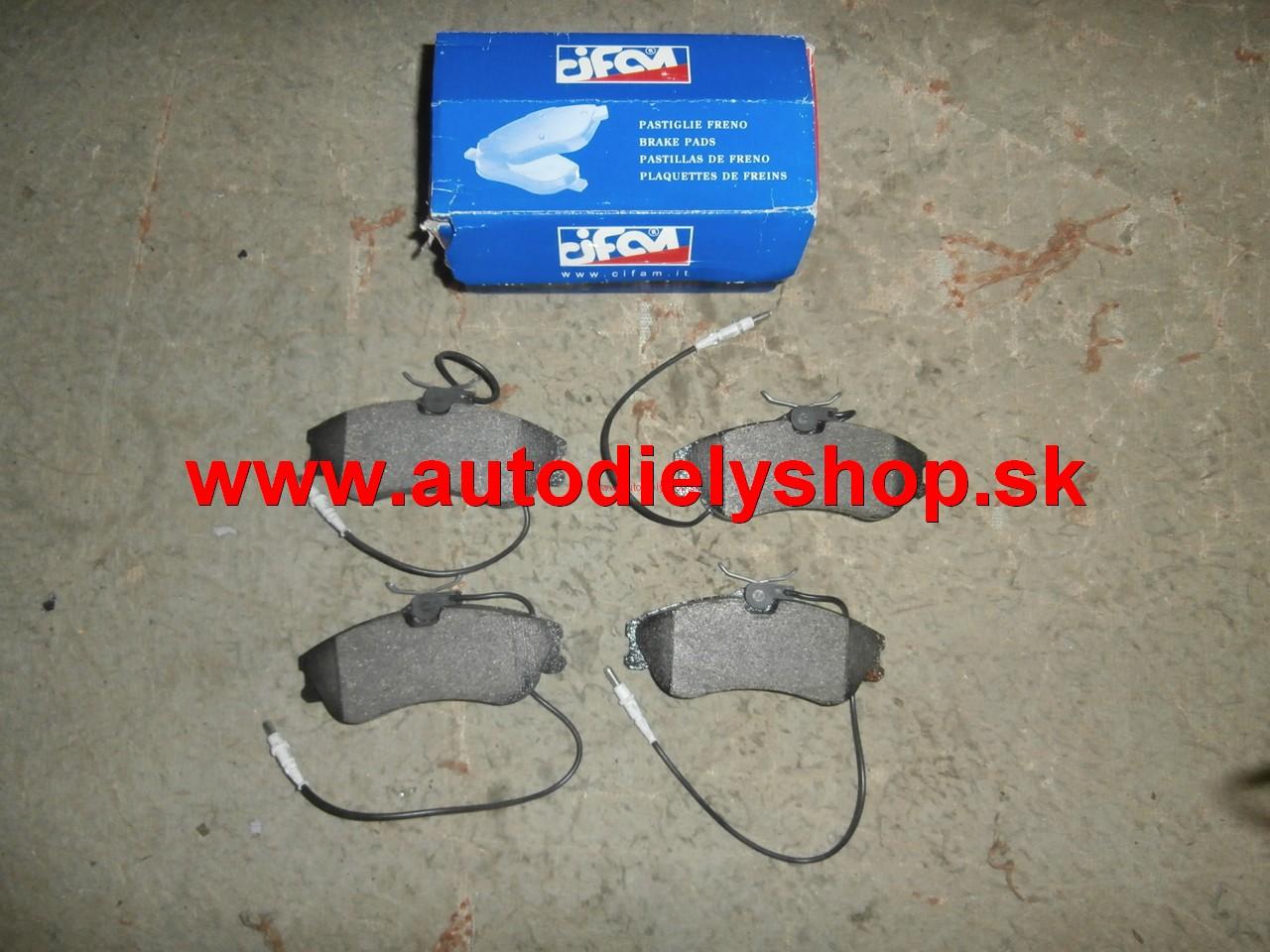 Peugeot 306 5/97-3/01 predné platničky sada 