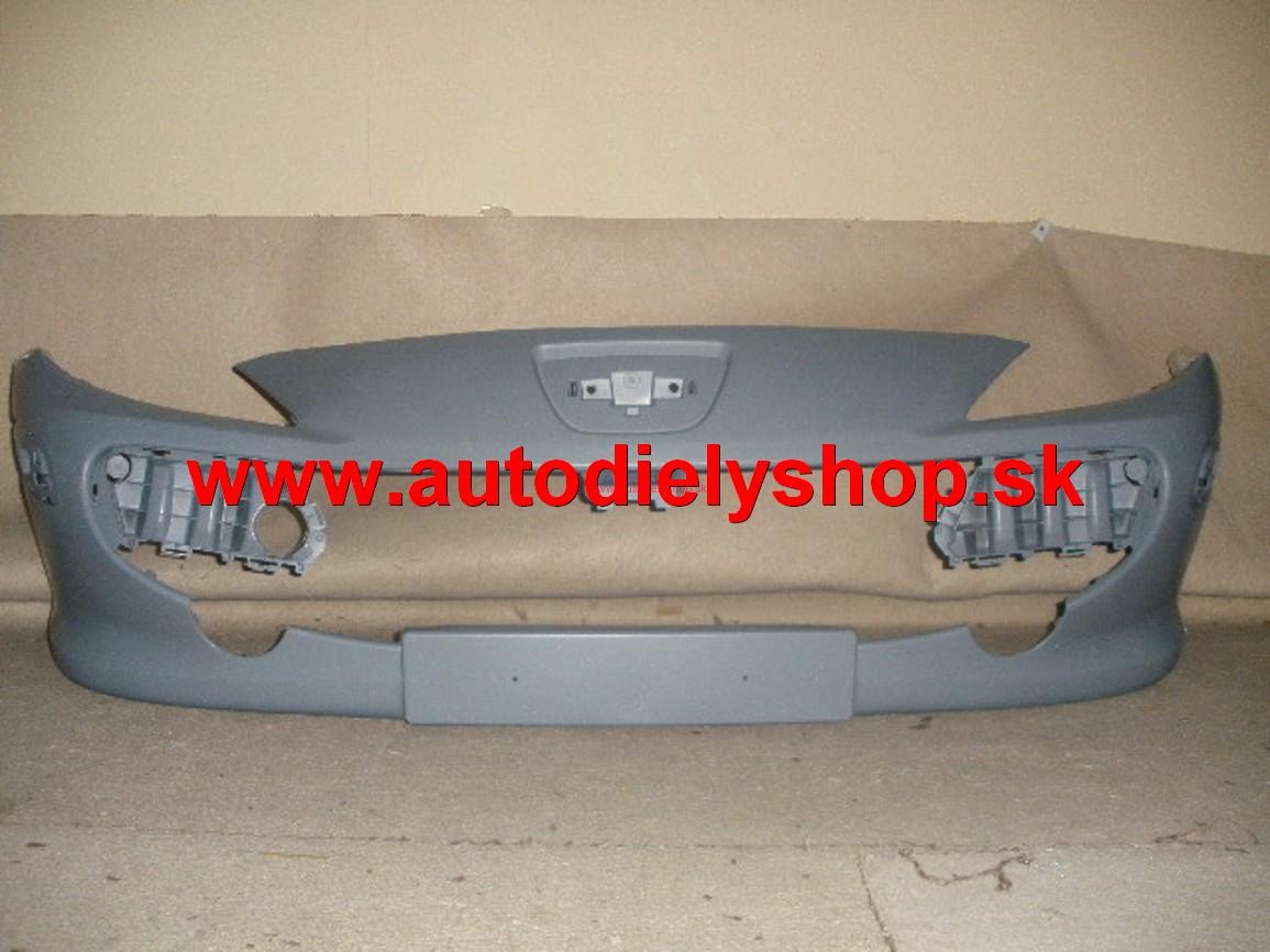  Peugeot 307 05- predný nárazník s otvormi na hmlovky 