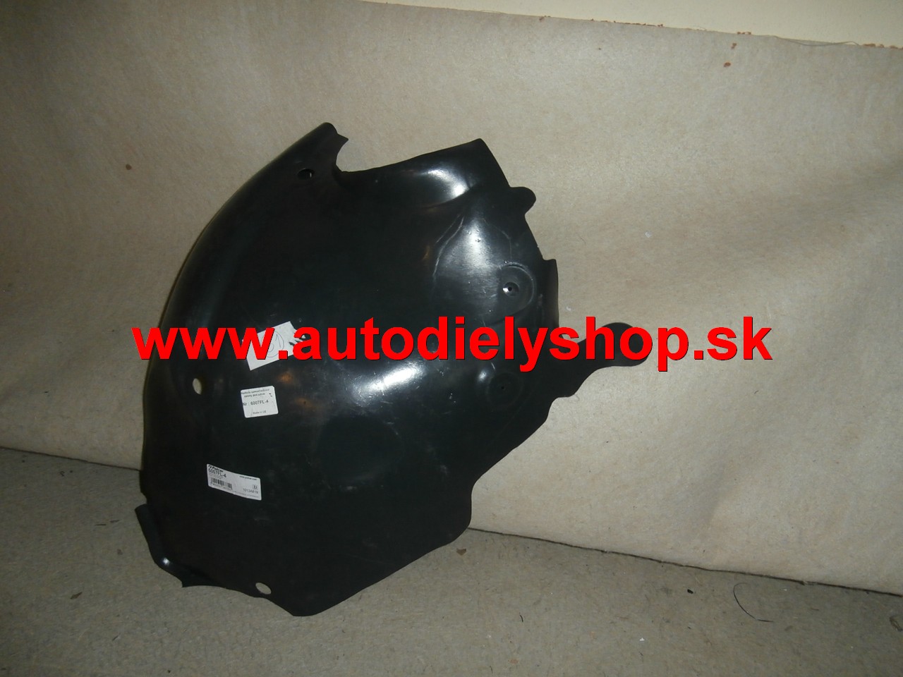 Renault Megane 95-3/99 predný podblatnik Lavý /zadná čast/ 