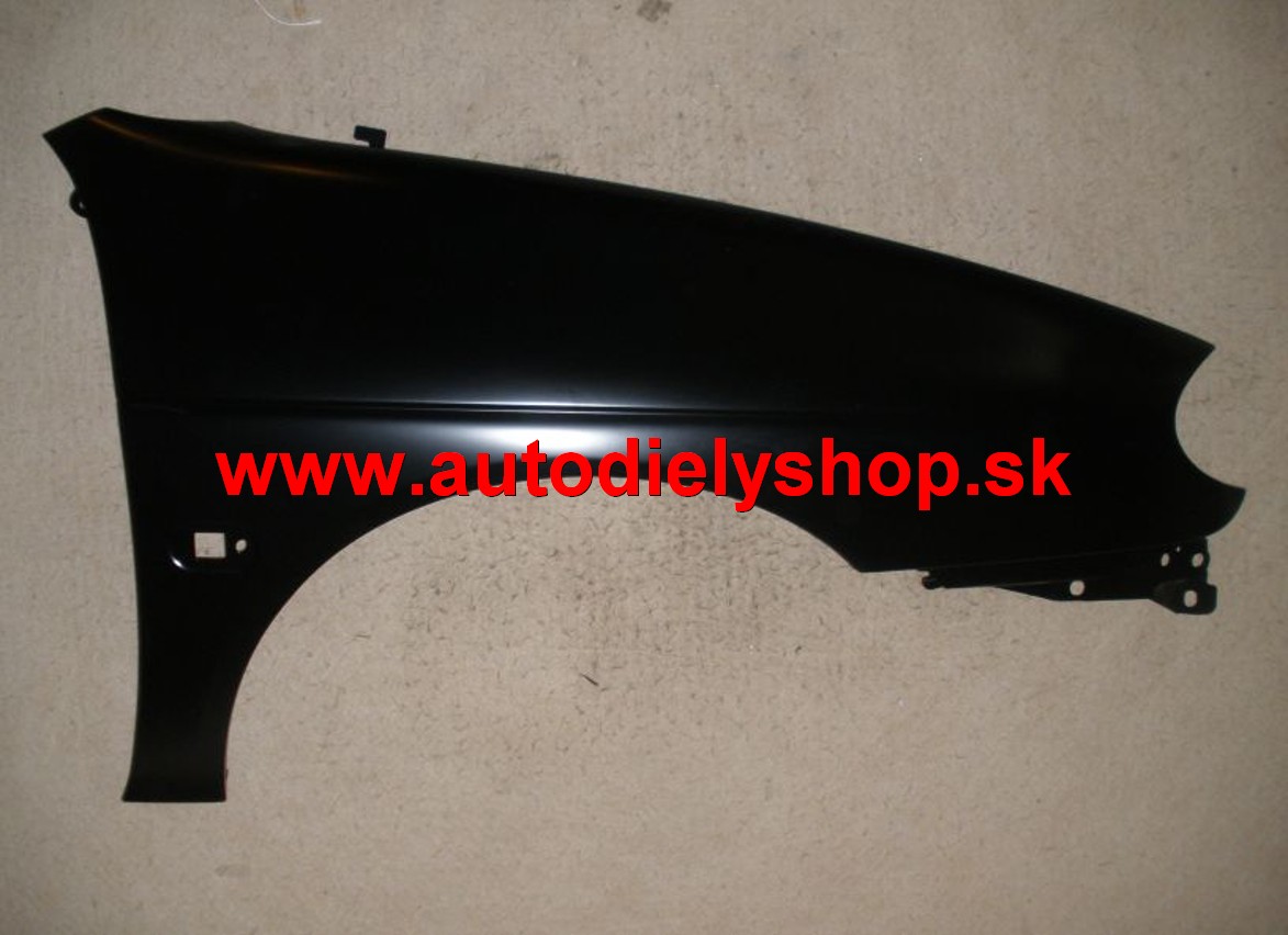  Renault Megane 3/99-11/02 blatník Pravý 	