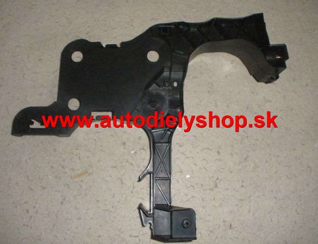  Renault Megane 11/02-12/05 horná čast predného čela Pravá 