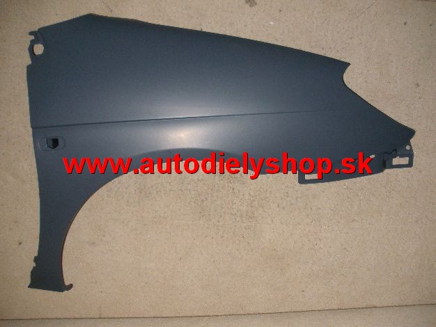 Renault Scenic 9/99-4/03 blatník Pravý 