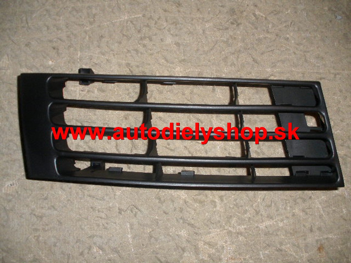  Audi A4 3/99-9/00 mriežka v nárazníku pravá 	