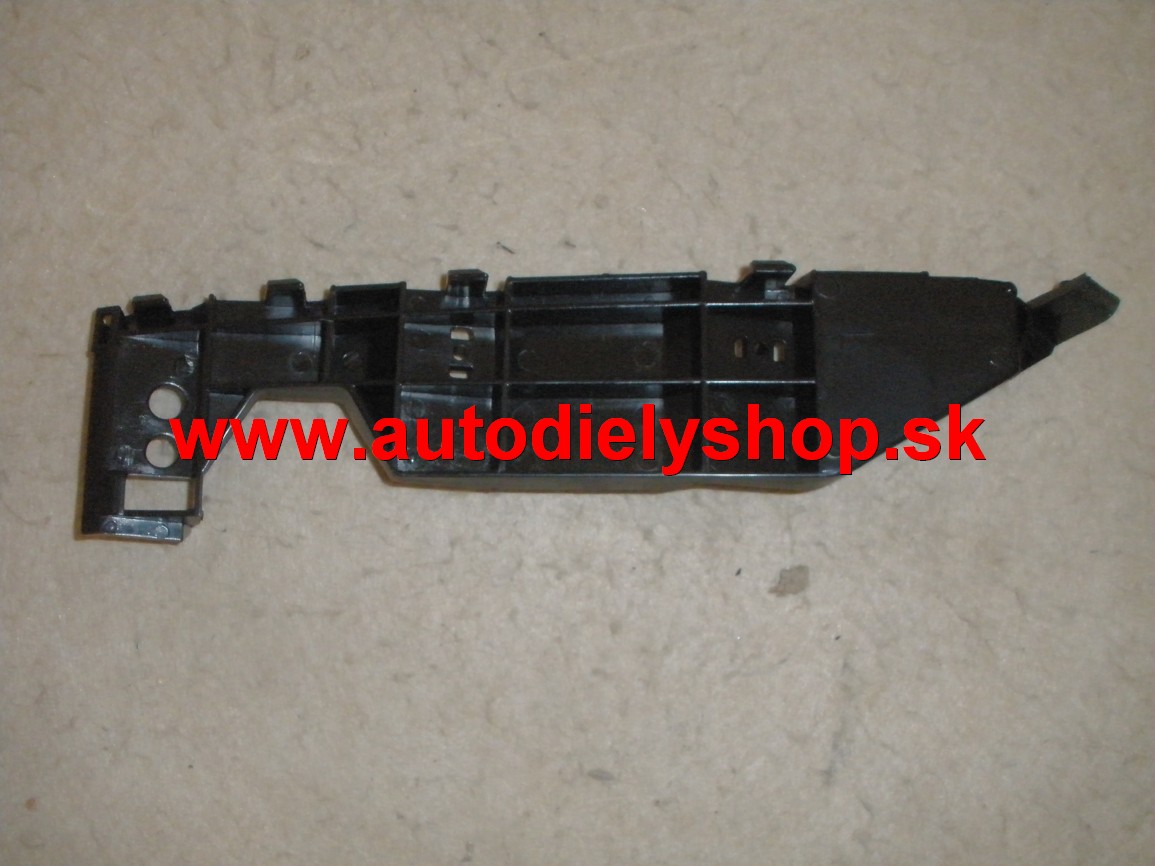 Suzuki SWIFT 05- držiak predného nárazníka pravý.