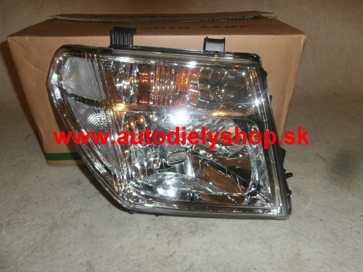  Nissan NAVARA 7/05- svetlo H4 pravé. 