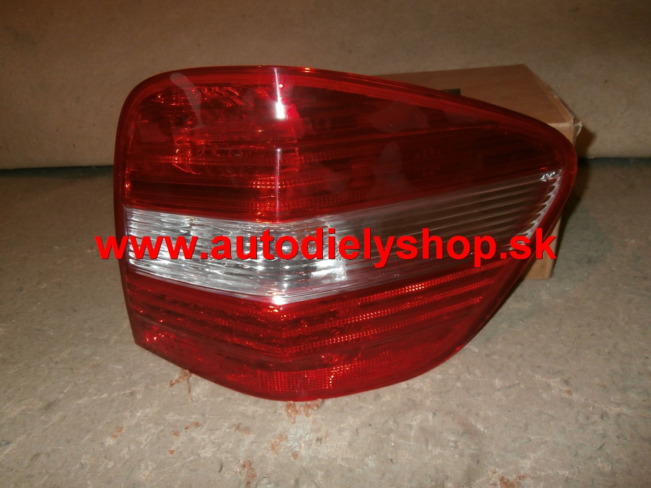  Mercedes M /W164/ 2008- Pravé zadné svetlo pre ML 350 4-matic/200kW 
