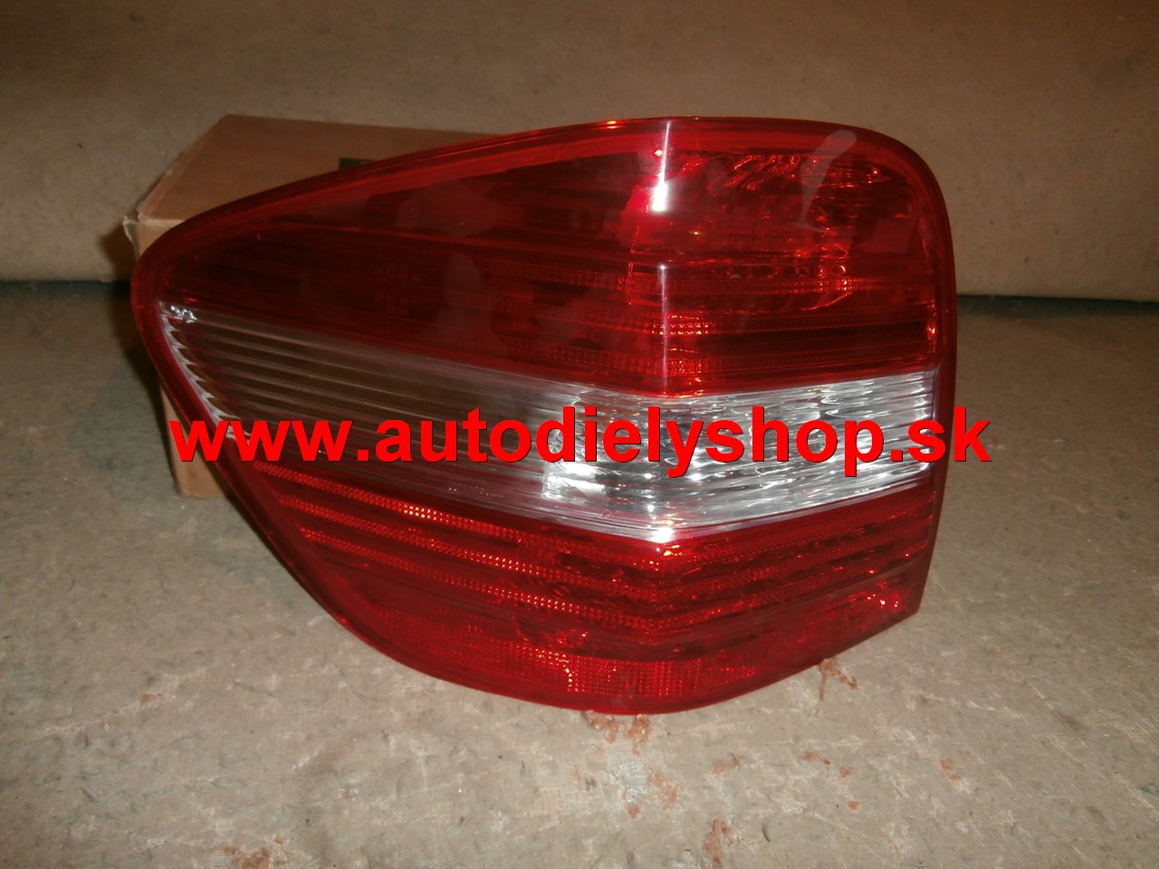  Mercedes M /W164/ 2008- Ľavé zadné svetlo pre ML 350 4-matic/200kW 