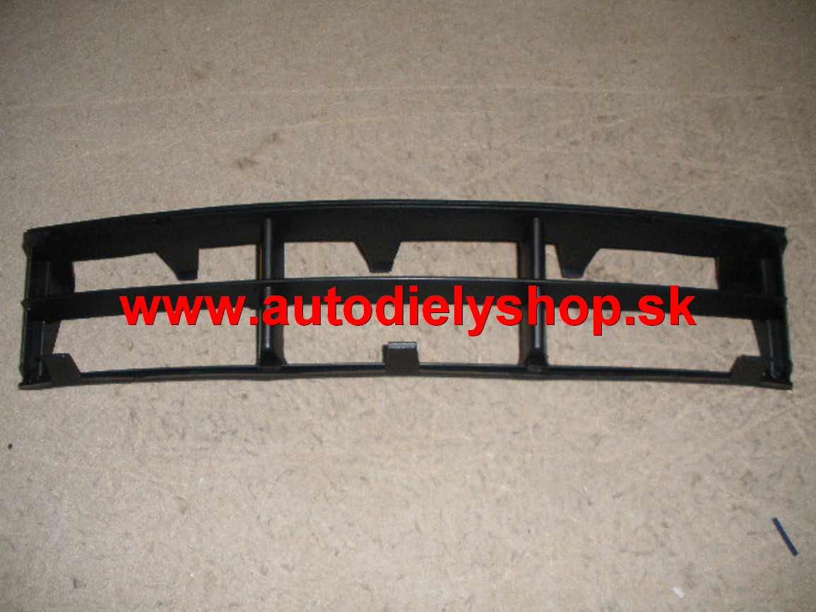  BMW 5 E39 1/96-6/2004  predná mriežka nárazníka.
