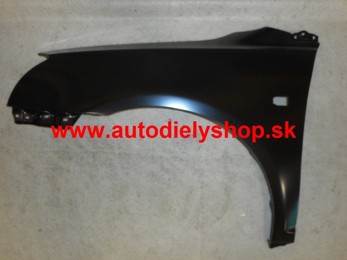 Toyota AVENSIS 6/03-6/06 blatník Lavý