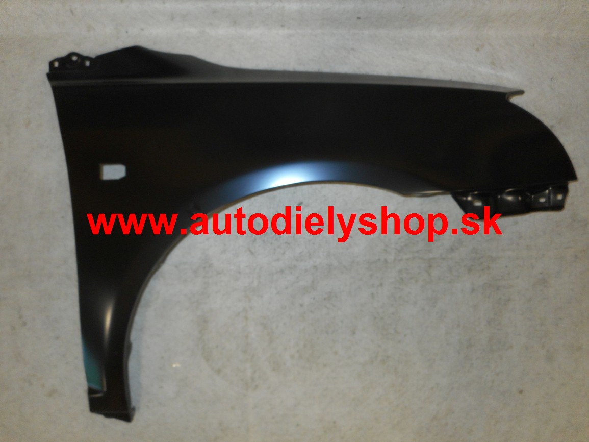 Toyota AVENSIS 6/03-6/06 blatník Pravý
