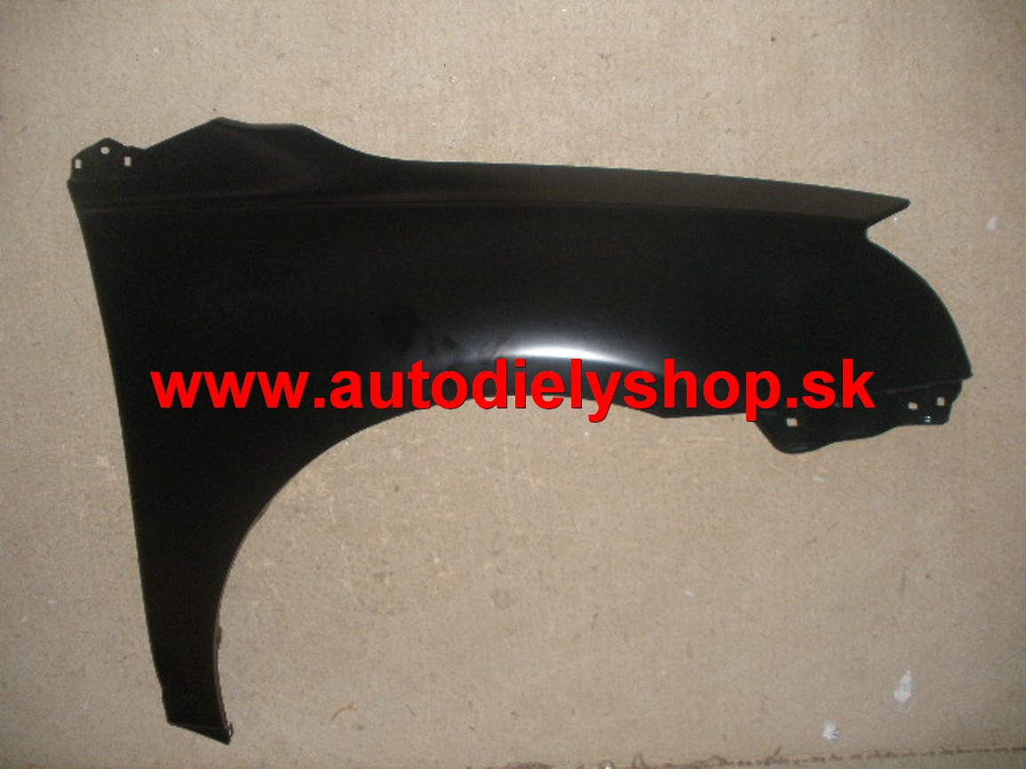 Toyota AVENSIS 7/06 Predný blatník  pravý