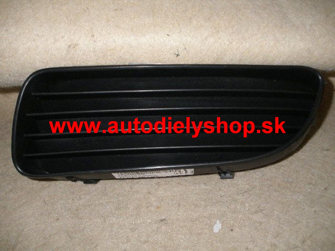 Toyota COROLLA 2/00-3/02 Záslepka otvoru hmlovky lavá