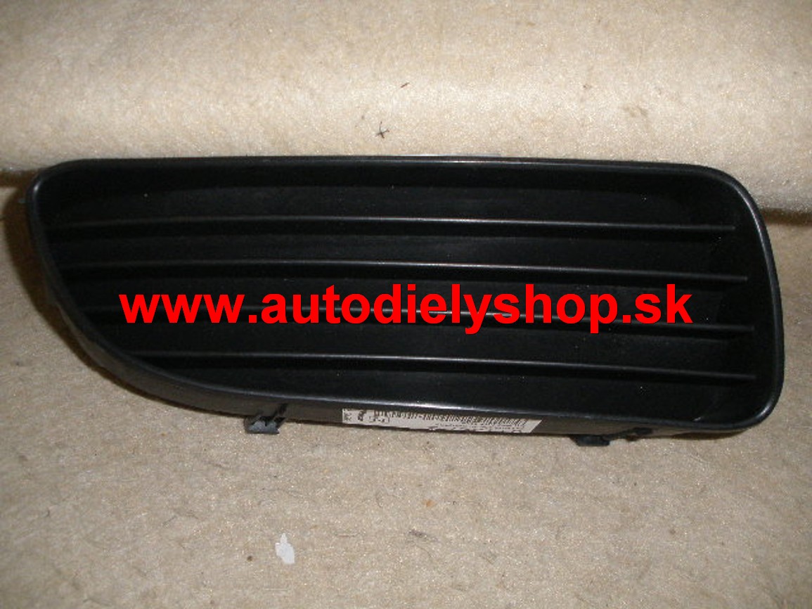 Toyota COROLLA 2/00-3/02 Záslepka otvoru hmlovky pravá