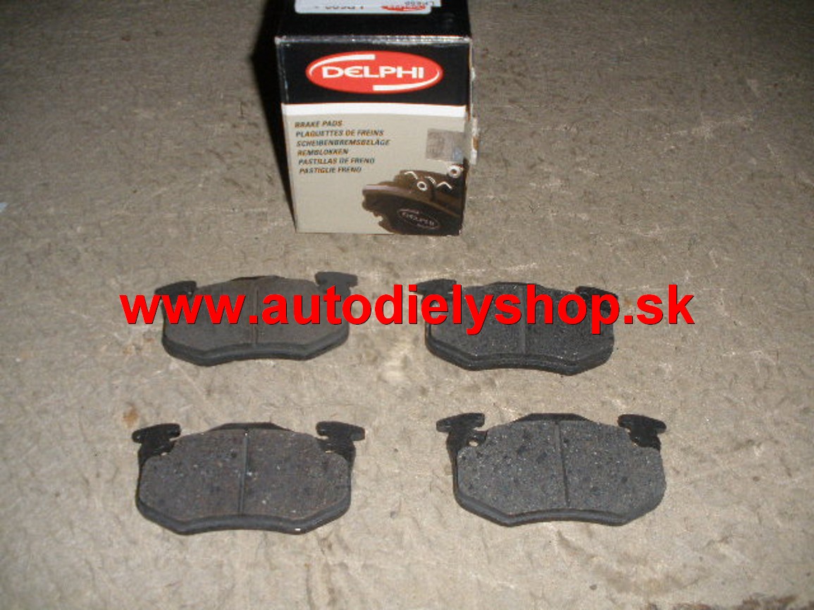  Peugeot 306 5/97-3/01 zadné platničky sada .