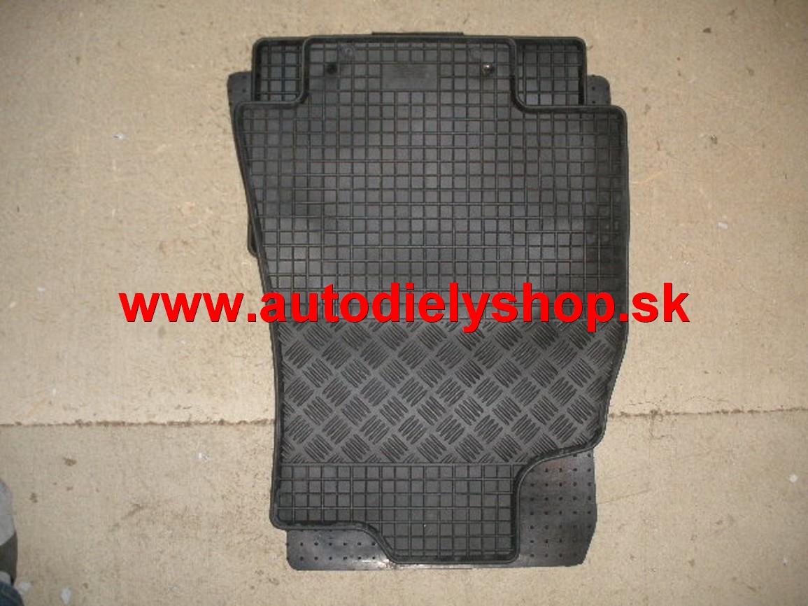 Mercedes W169 "A" 9/2005-3/2012  gumené koberce sada