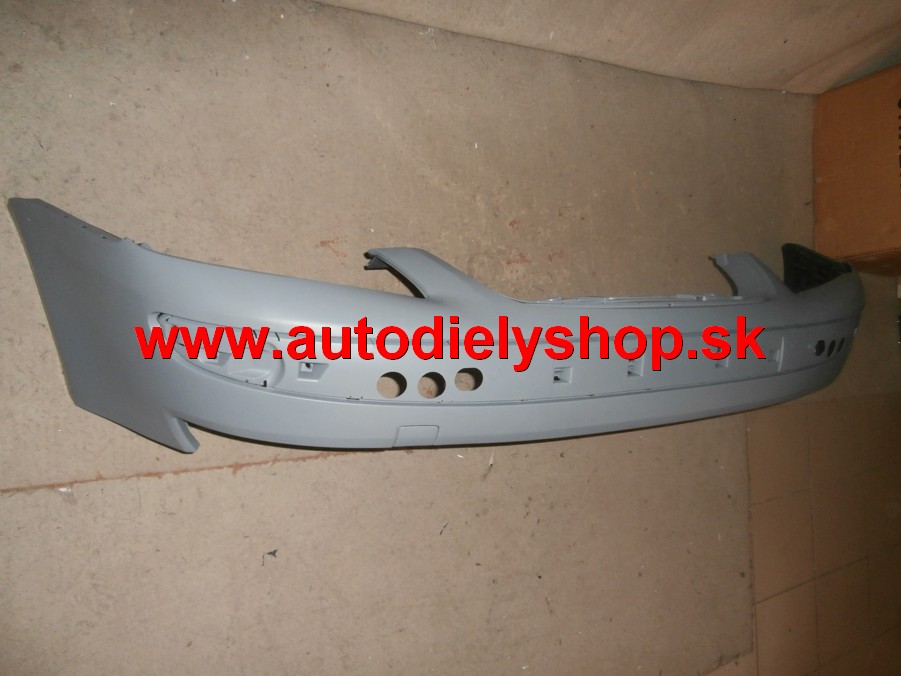 VW Touran 1/03-12/06 predný nárazník s otvorom na ostrekovače ORIGINAL