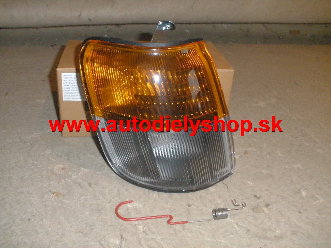  Mitsubishi PAJERO 9/97-4/00 predna smerovka pravá. 