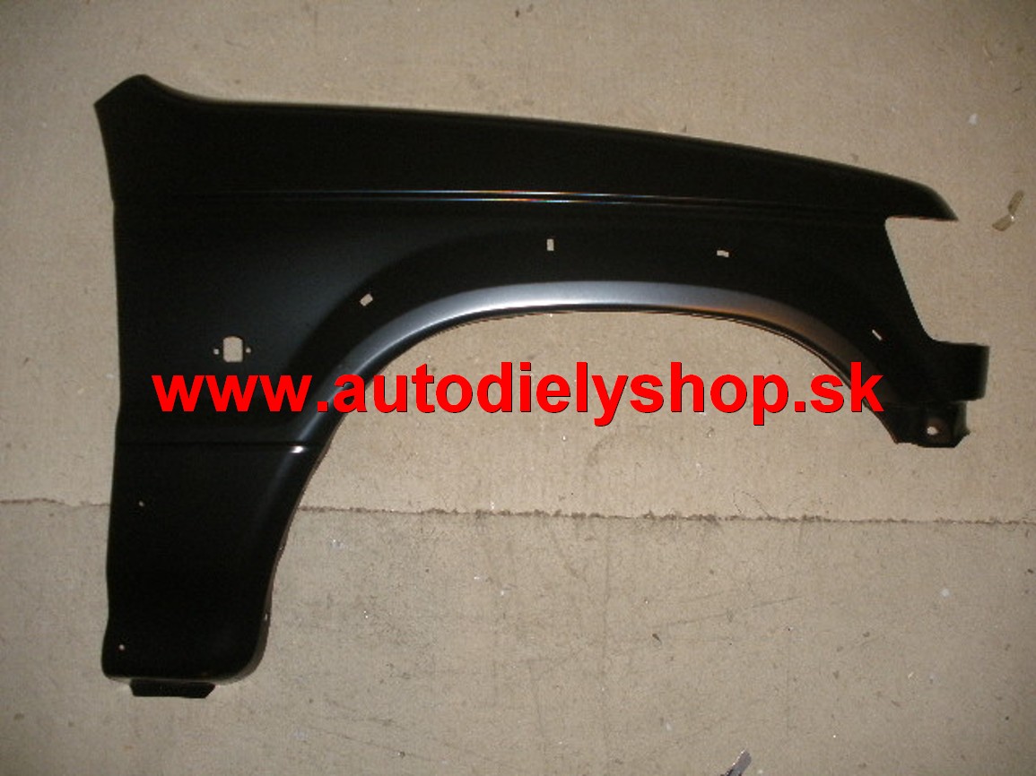 Mitsubishi PAJERO 7/91-9/97 predný pravý blatník s otvorom pro blikač a lištu