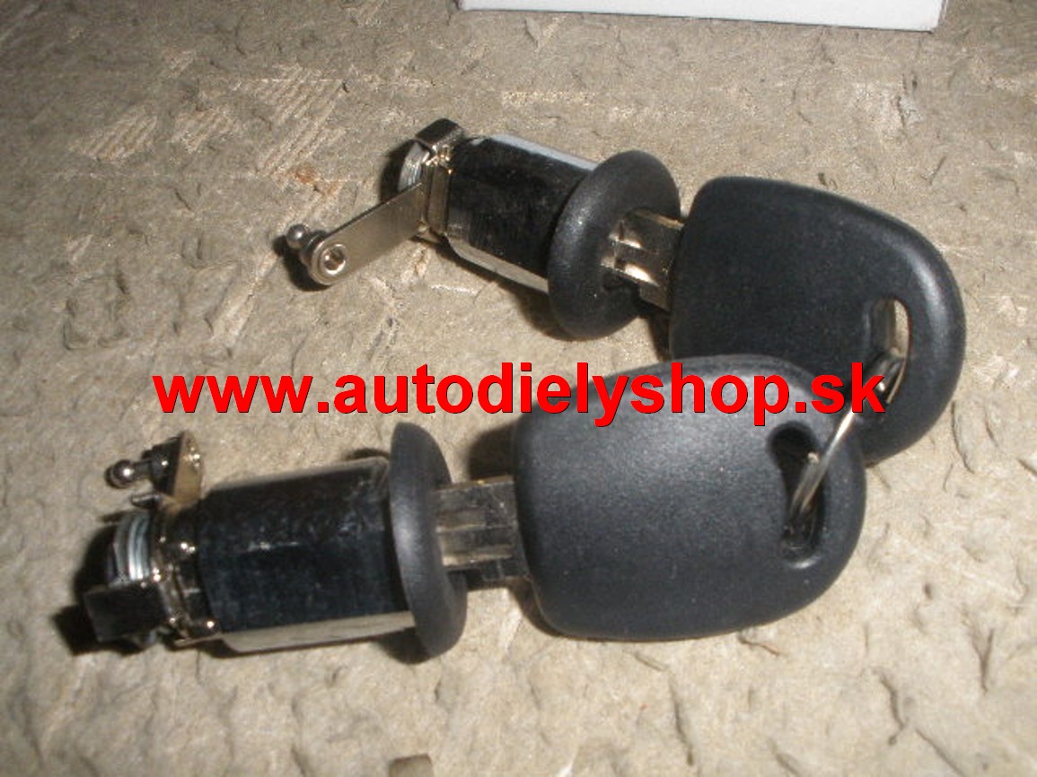  Škoda Felicia 1/94-8/01 P+L vložka zámku dverí.