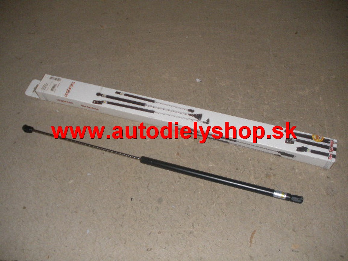 VW Passat B5.5 00-05 vzpera prednej kapoty