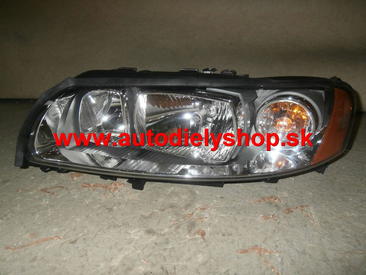Volvo V70 4/04-7/07 Predné svetlo ľavé