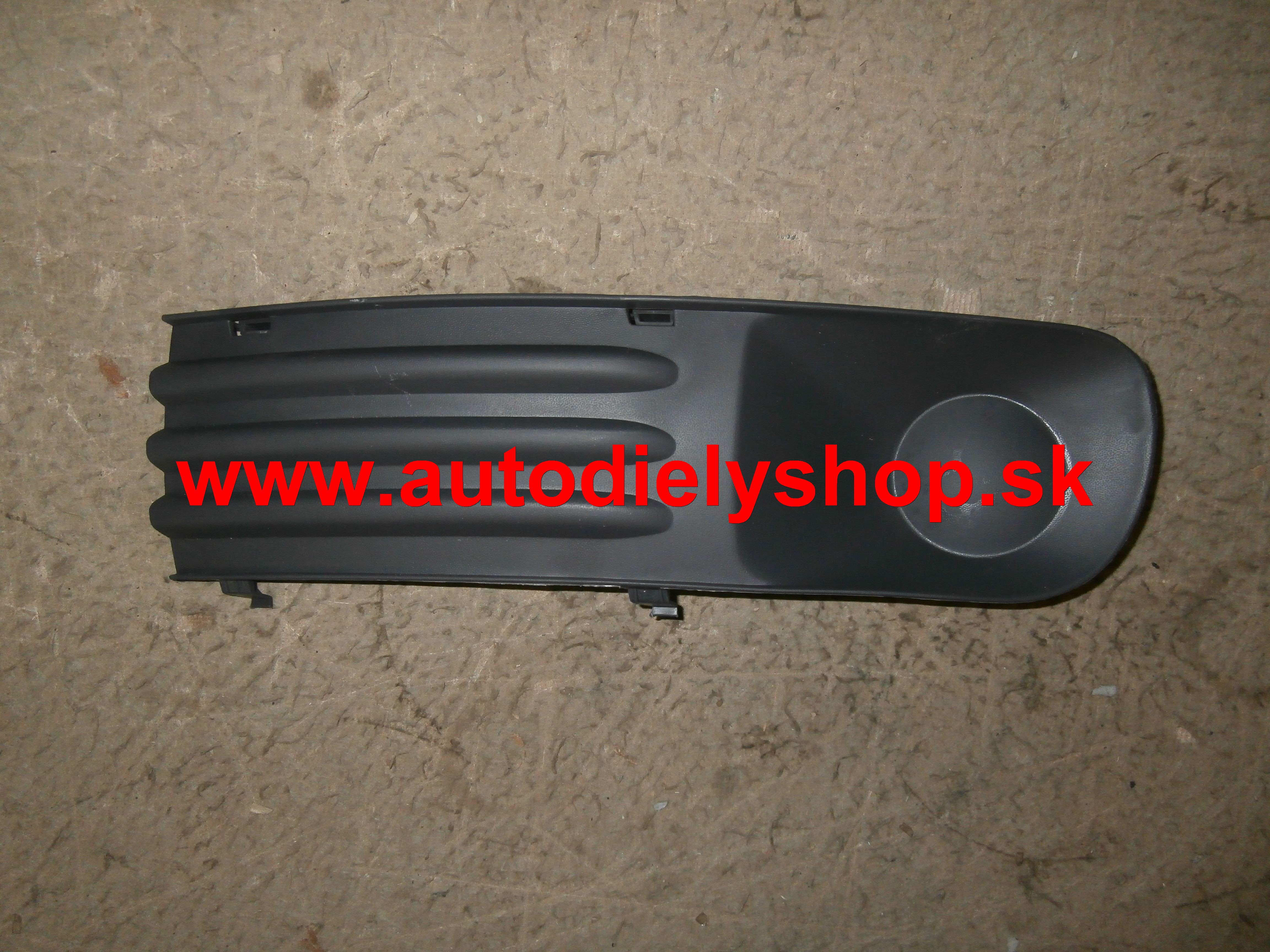 VW TRANSPORTER T5 4/03- kryt nárazníka Lavý / Sivý/
