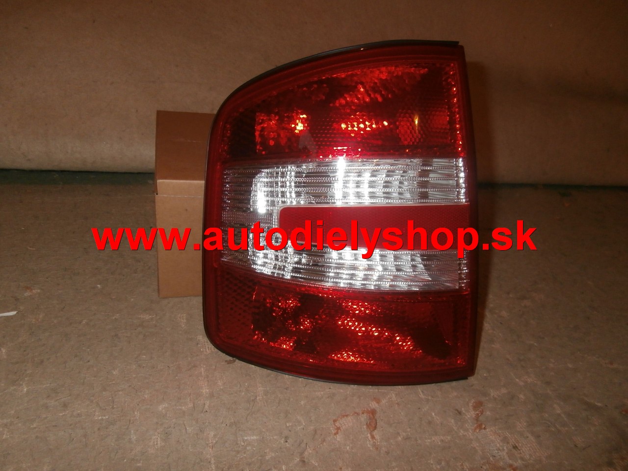 Škoda Fabia 8/04-12/06 zadné svetlo ľavé ,KOMBI /SDN 