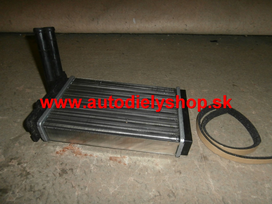 Škoda Superb 12/01-2/08 radiátor kúrenia /pre všetky typy/