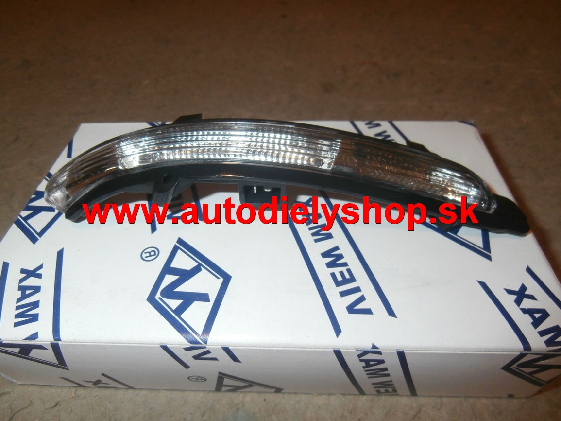Škoda SUPERB II 3/2008- smerovka v zrkadle Pravá