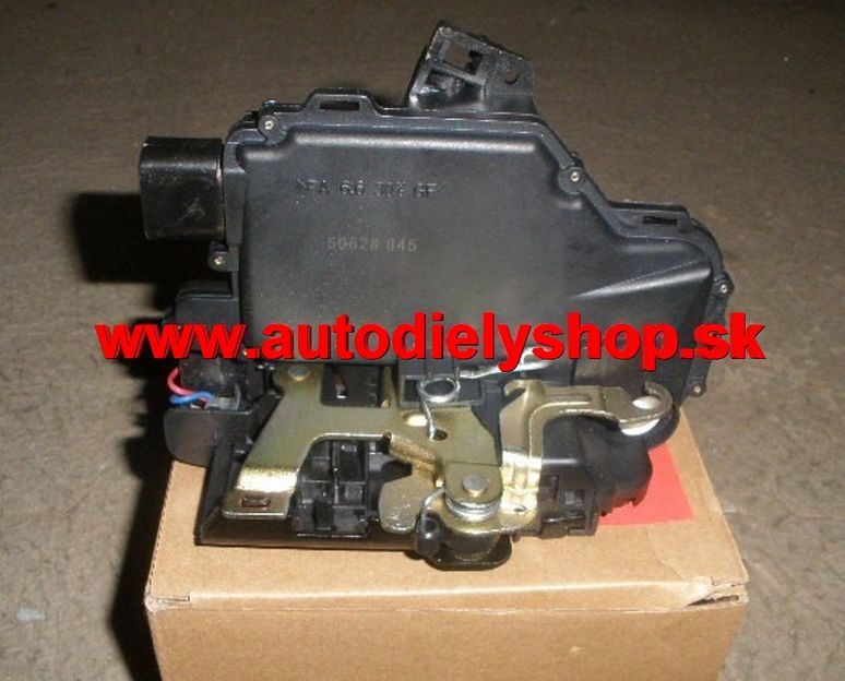 VW BORA 9/98- zámok predných dverí s cent. zamknutím,Lavý