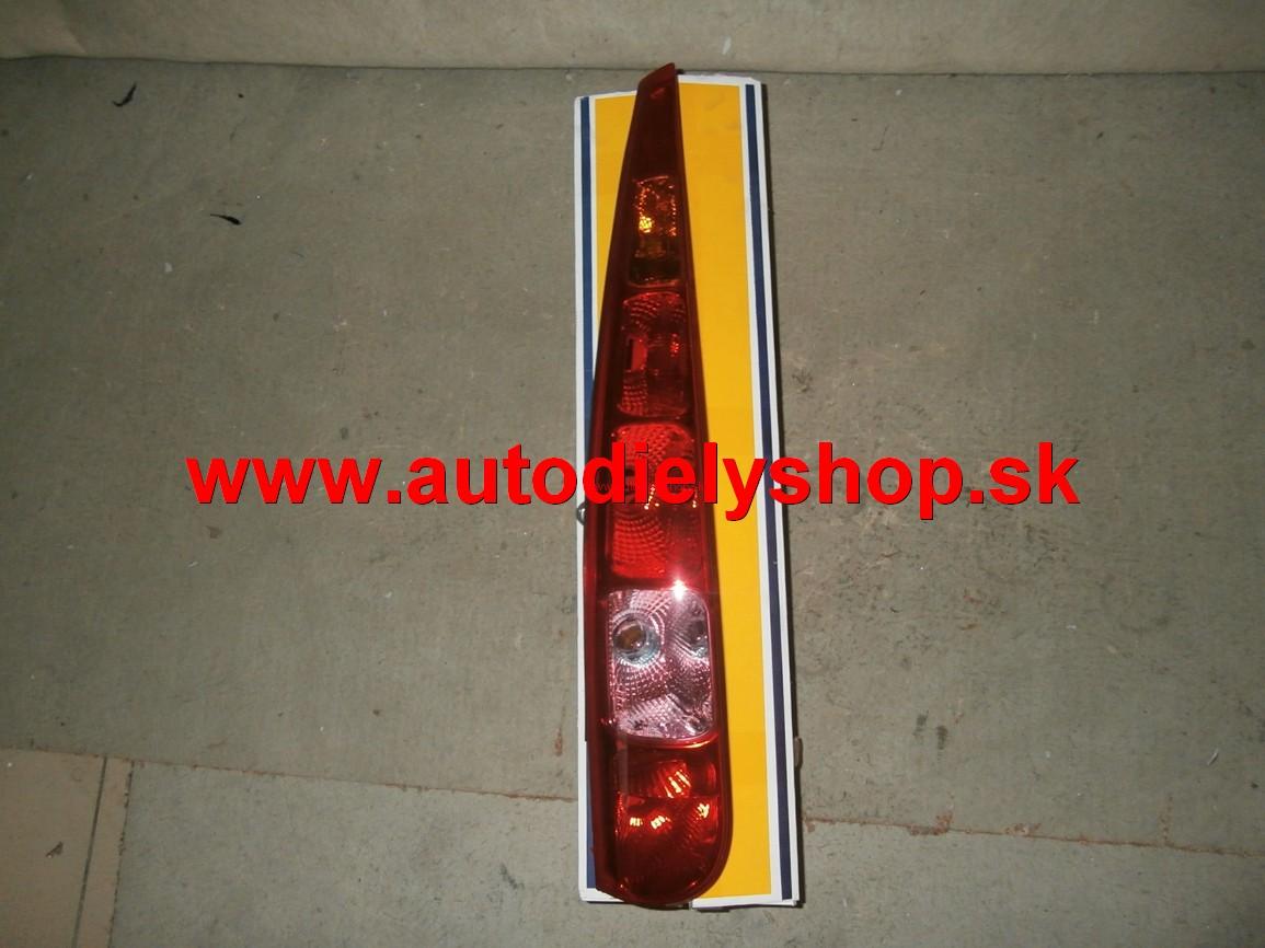 Citroen C8 6/02 - zadné svetlo ľavé. 