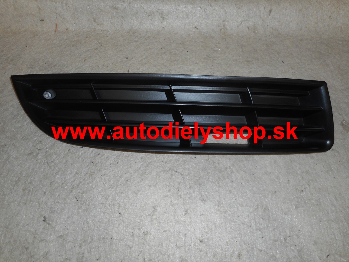 VW PASSAT "B6" 01/05- kryt v nárazníku Pravý 