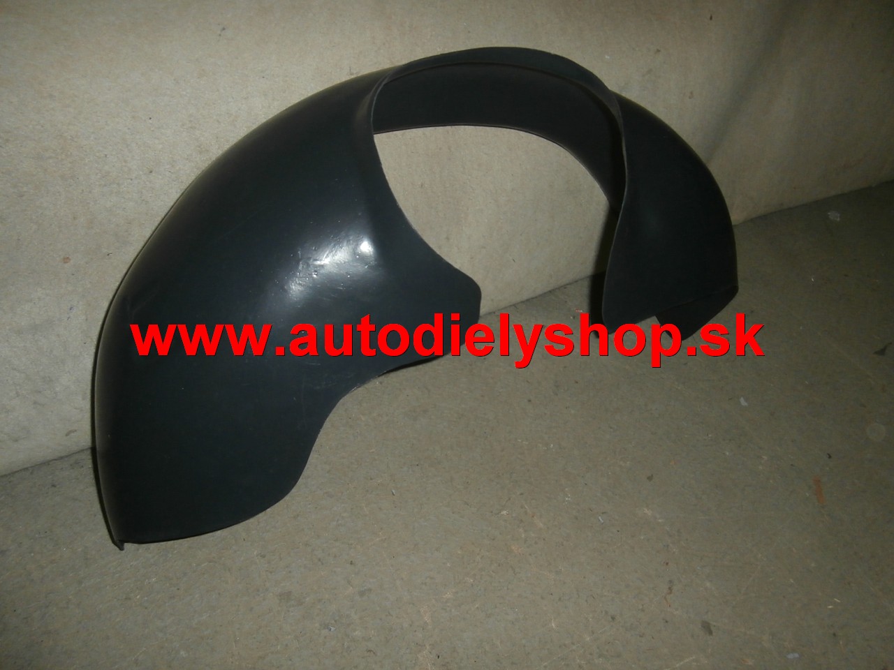 Toyota COROLLA 2/00-3/02 Zadný podblatník pravý
