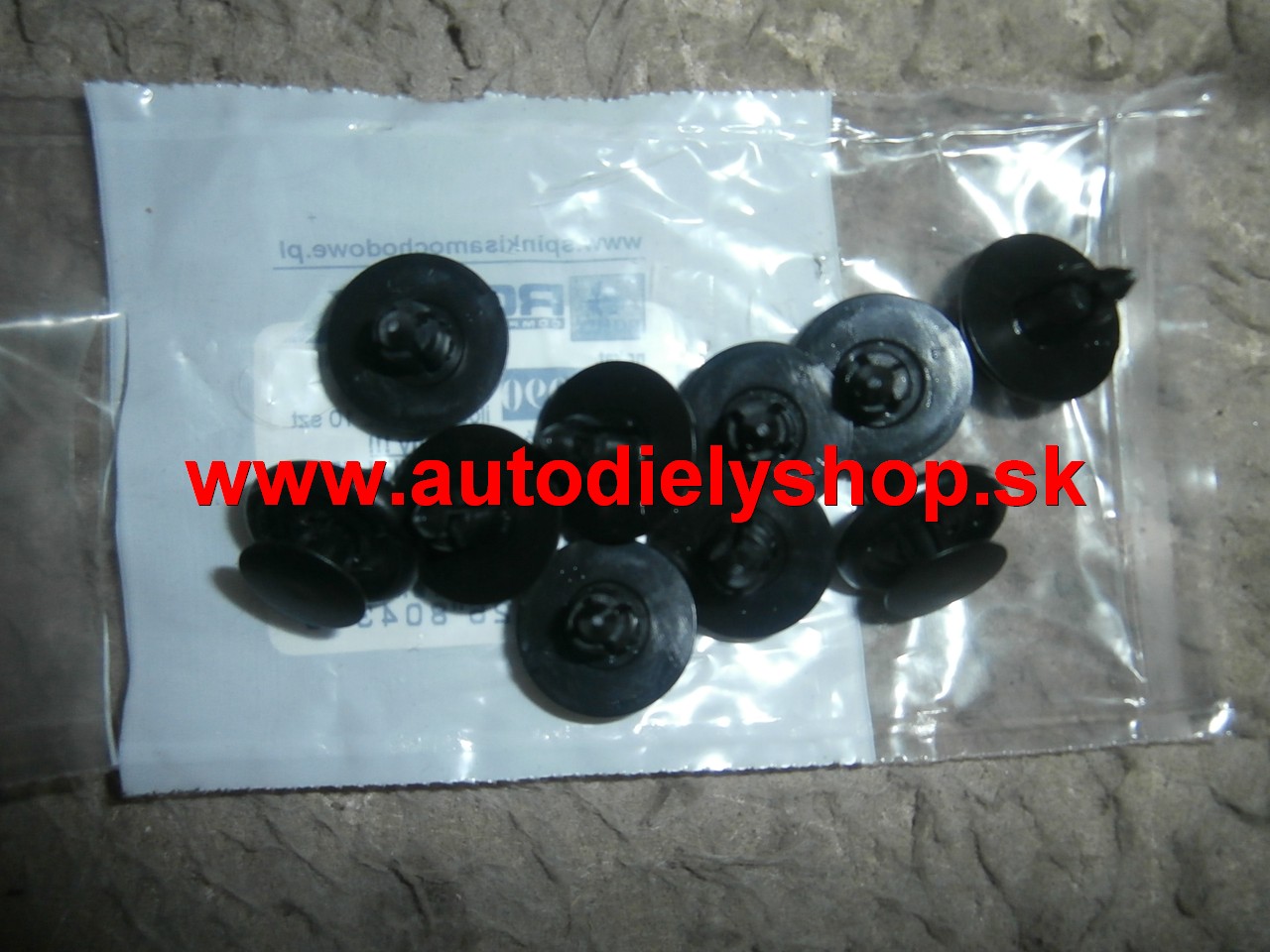 Toyota COROLLA 2/00-3/02 príchytky podbltníkov 10Ks