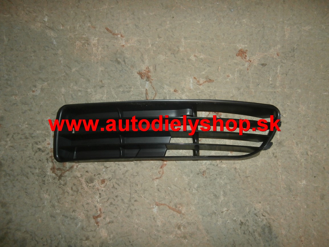  Audi A4 94-2/99 mriežka v prednom nárazníku Lavá